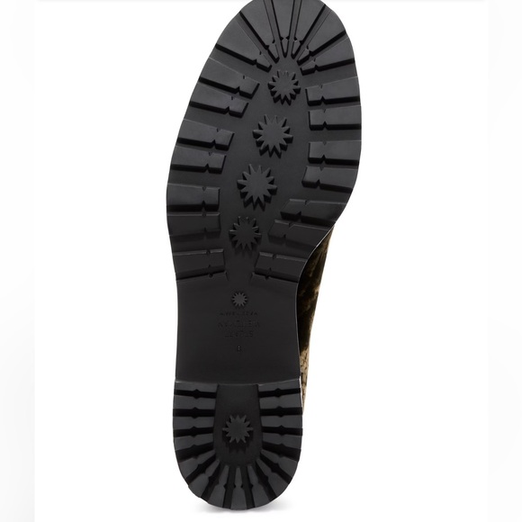 Stuart Weitzman Kolbie Chain Bootie NEW Sz 8.5 - Picture 8 of 8